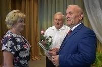 Традиционным торжественным вечером в районном центре культуры отметили свой профессиональный праздник медицинские работники Суражского района